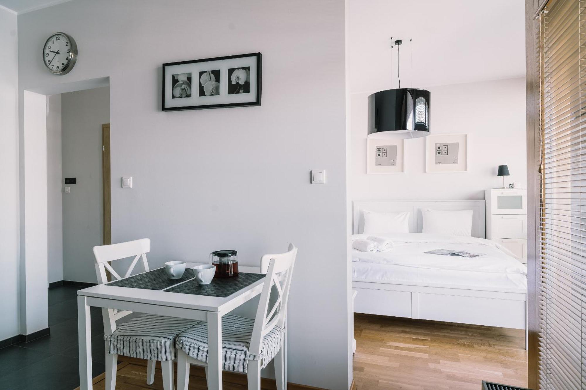 Warsaw Aparthotel Phòng bức ảnh